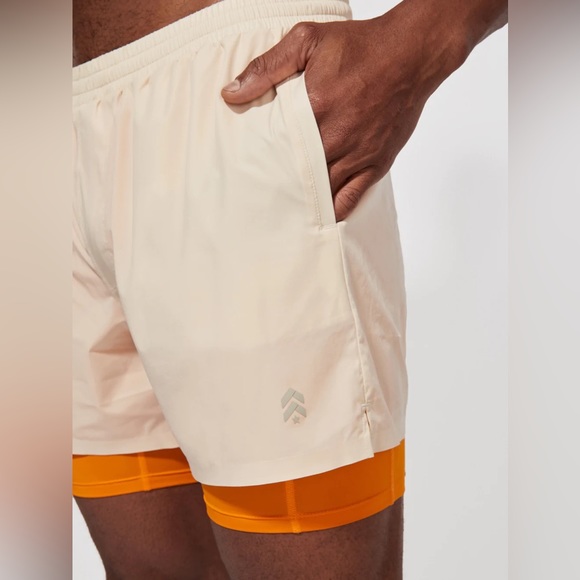 NWT BARRY'S VINTAGE WHITE/BLAZE 5 IN SHORT LINED SZ LARGE - Picture 1 of 6